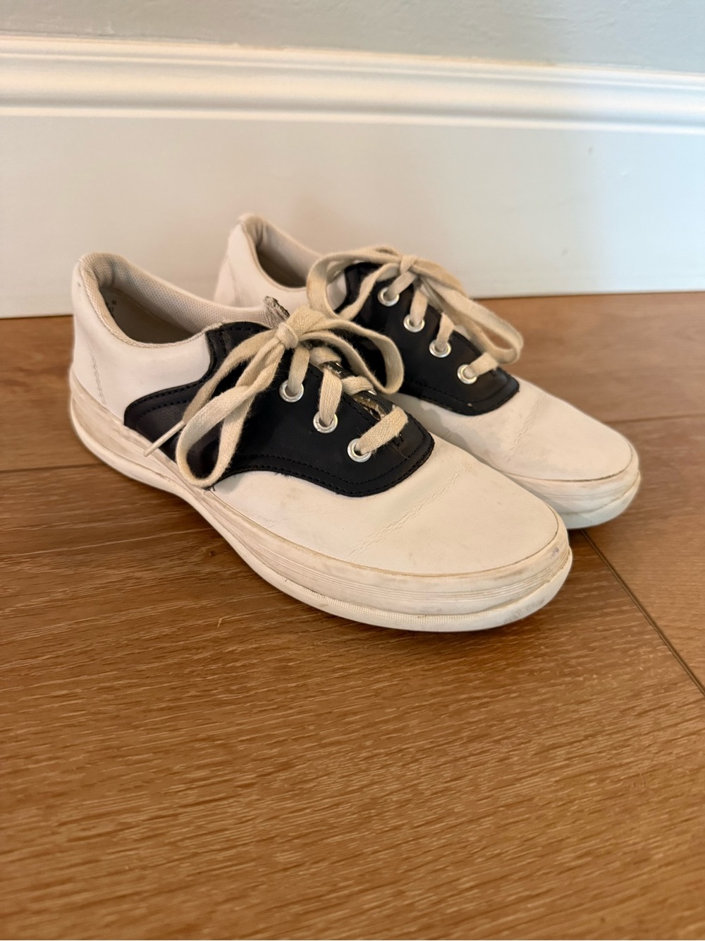 Keds Girl Saddle Shoe Lace-Up Kids Sneakers 2.5